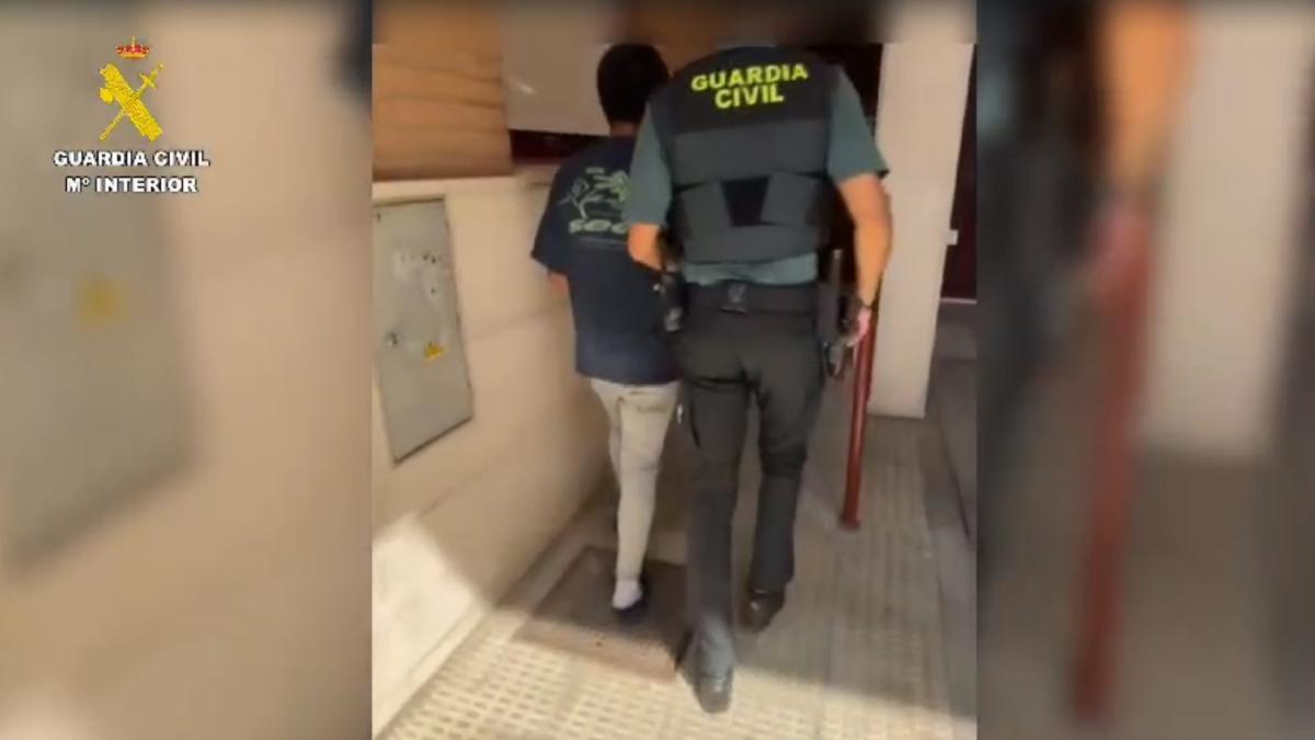 Momento de la detención del presunto autor de una agresión sexual a una menor de 15 años en Tarazona (Zaragoza). Foto: Guardia Civil