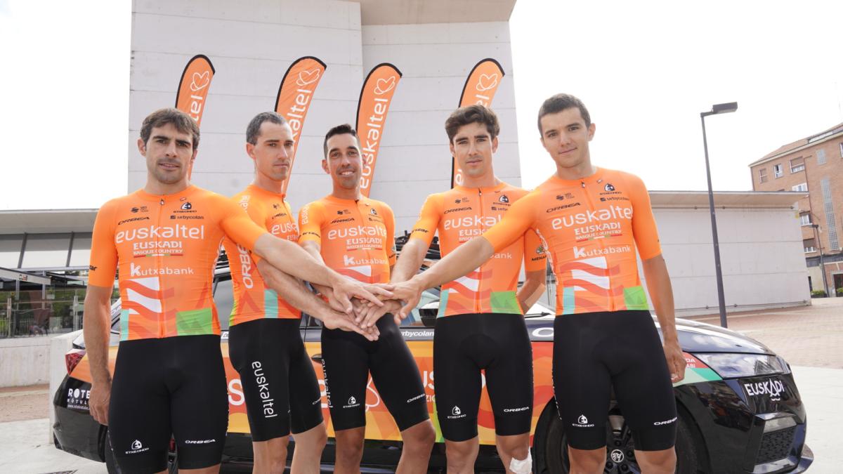 El Euskaltel-Euskadi ha presentado hoy a sus ciclistas para La Vuelta / Euskaltel