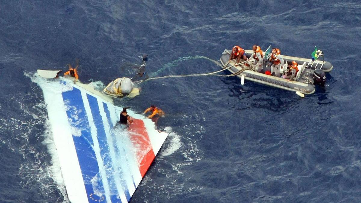 Los restos del avión siniestrado en el Atlántico en 2009.