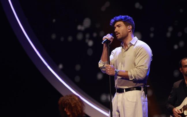 El cantante Pablo Alborán en una actuación reciente en la entrega de los Premios Cadena Dial.