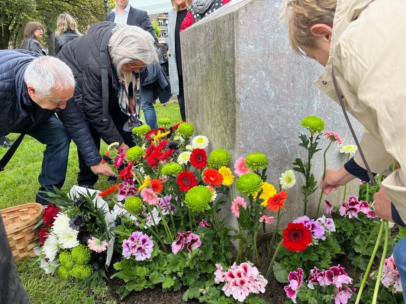 La ofrenda floral en Plazakoetxe será el lunes 19 de mayo, a las 12.00 horas