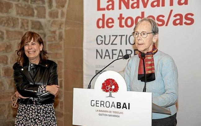 Amaia Jaurrieta, acompañada por Uxue Barkos en su presentación. Amaia Jaurrieta, acompañada por Uxue Barkos en su presentación.