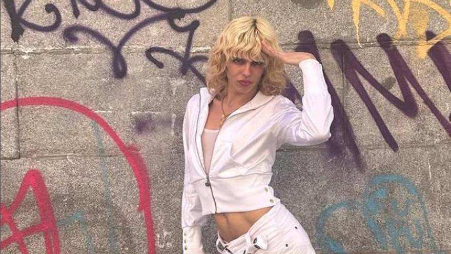 La artista y activista Samantha Hudson ofrece este sábado un espectáculo en Galdakao