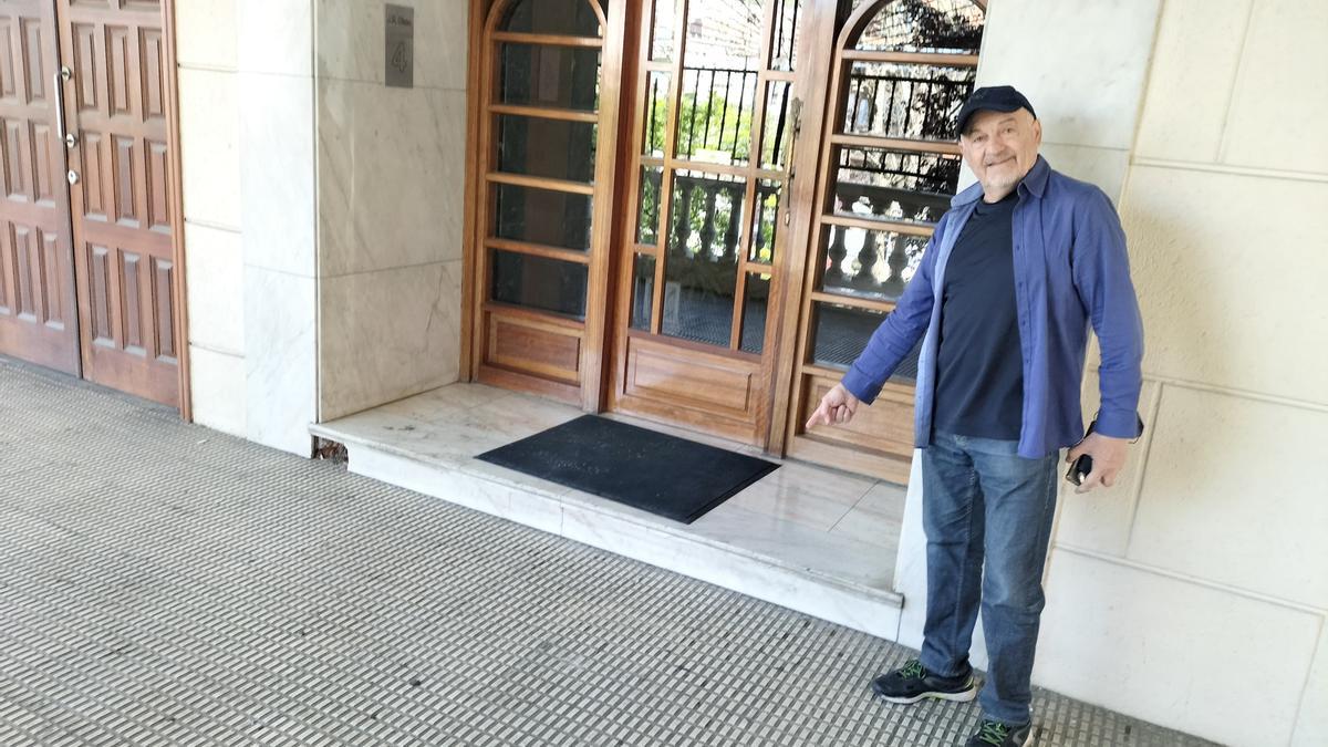 Eliminar una barrera arquitectónica parece una misión imposible para los vecinos de JR Olaso 4