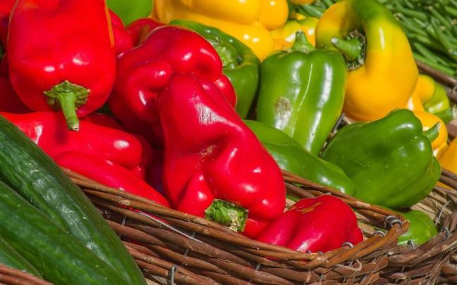 ¿Qué diferencia hay entre los pimientos rojos, verdes o amarillos y cuáles son los más saludables?