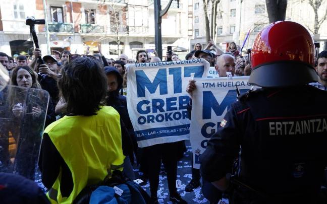 La huelga general del 17 de marzo por el salario mínimo propio.