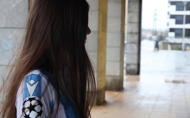 María Martín, con la camiseta de la Champions League. / IKER AZURMENDI