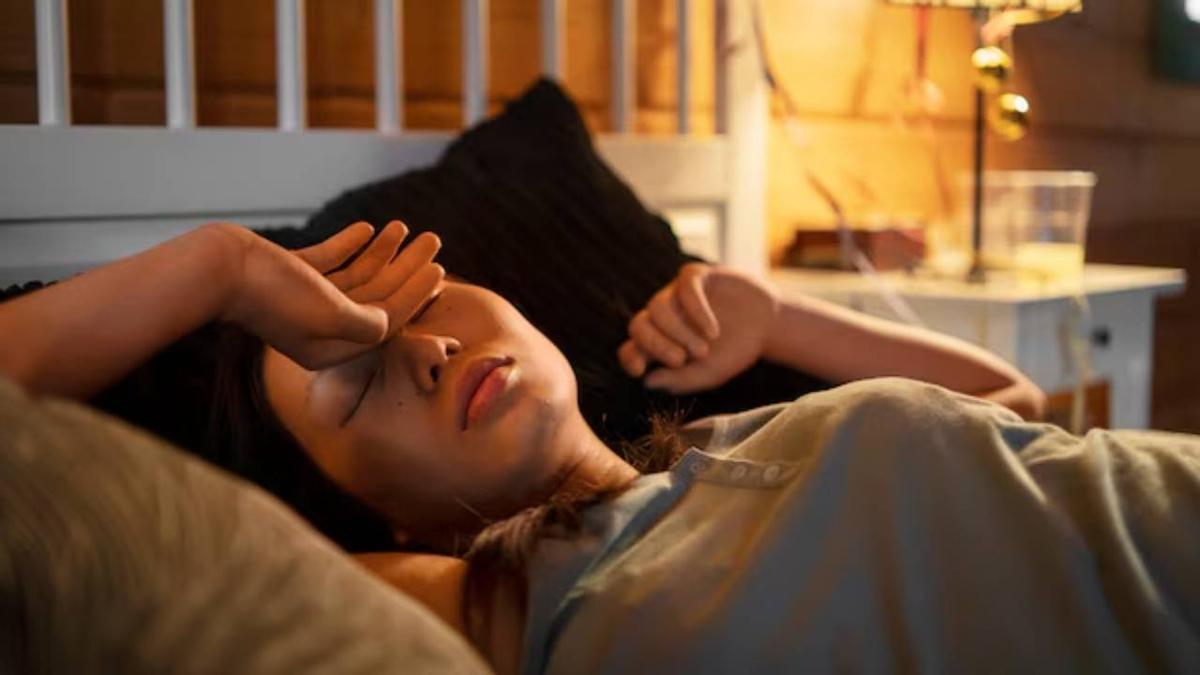 Dormir con ventilador, ¿sí o no? Esto es lo que dicen los expertos