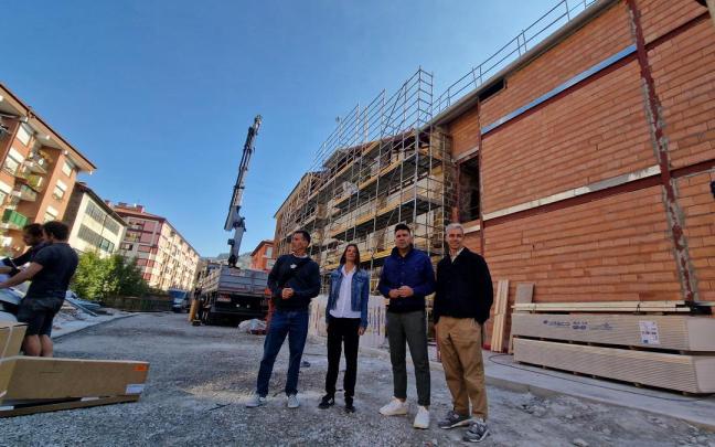 La visita a la obra.