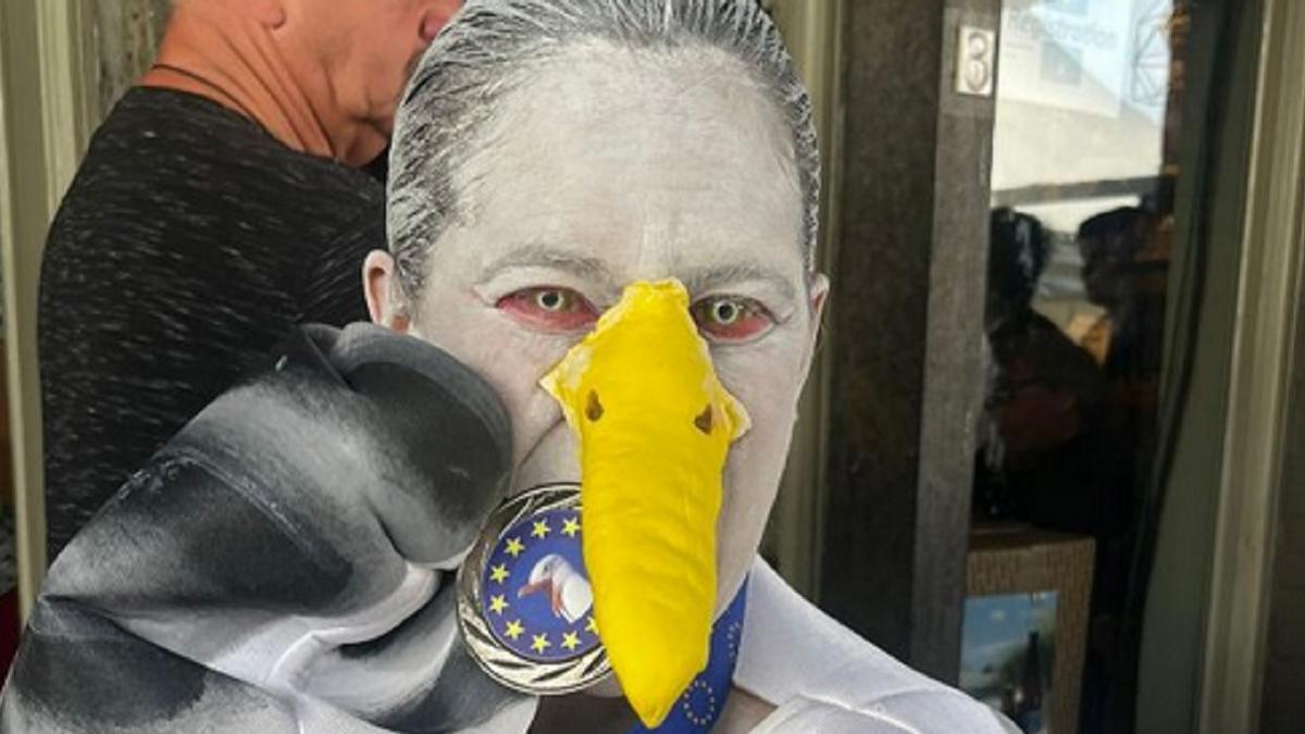 Olga Méndez, con su medalla.