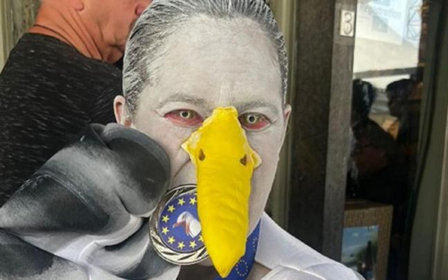 Olga Méndez, con su medalla.