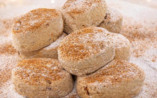 Polvorones caseros de almendra y manteca.