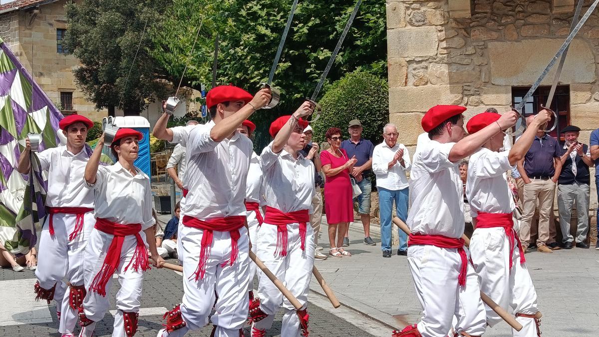 Aurtengo jaietan, Santixau egunean