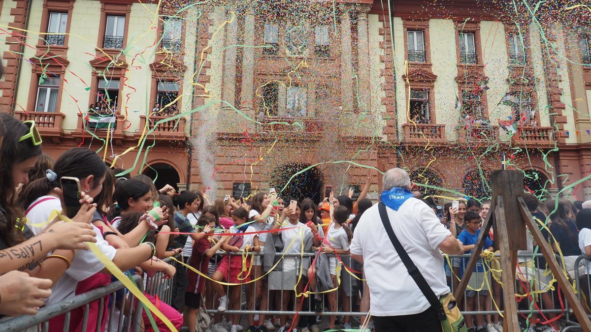 Los eibartarras cuentan los días para el lanzamiento del chupinazo el mediodía del próximo 23 de junio.