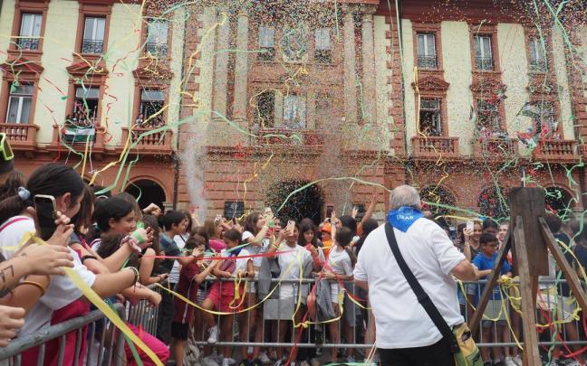 Los eibartarras cuentan los días para el lanzamiento del chupinazo el mediodía del próximo 23 de junio.