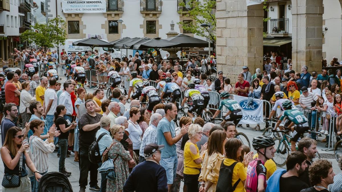 Txirrindulari froga bat xanistebanetan