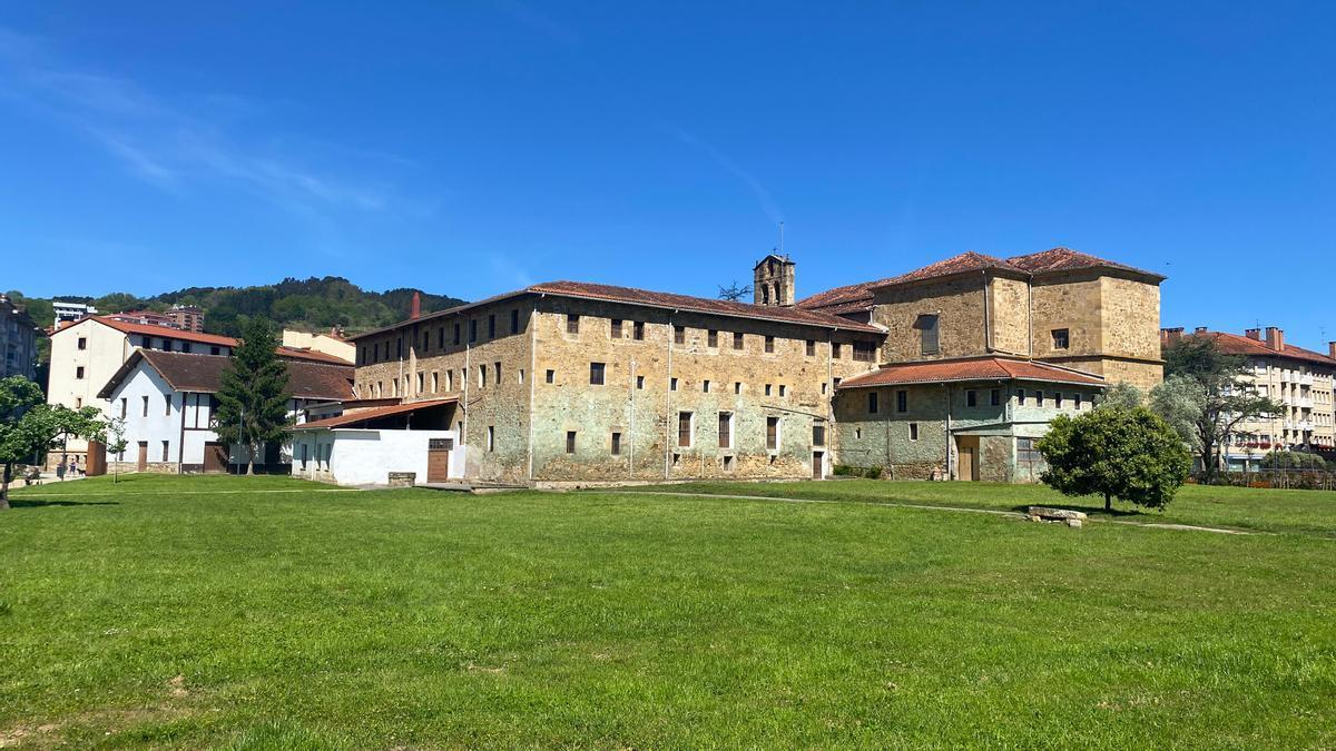 Exterior convento de Santa Clara de Zarautz.