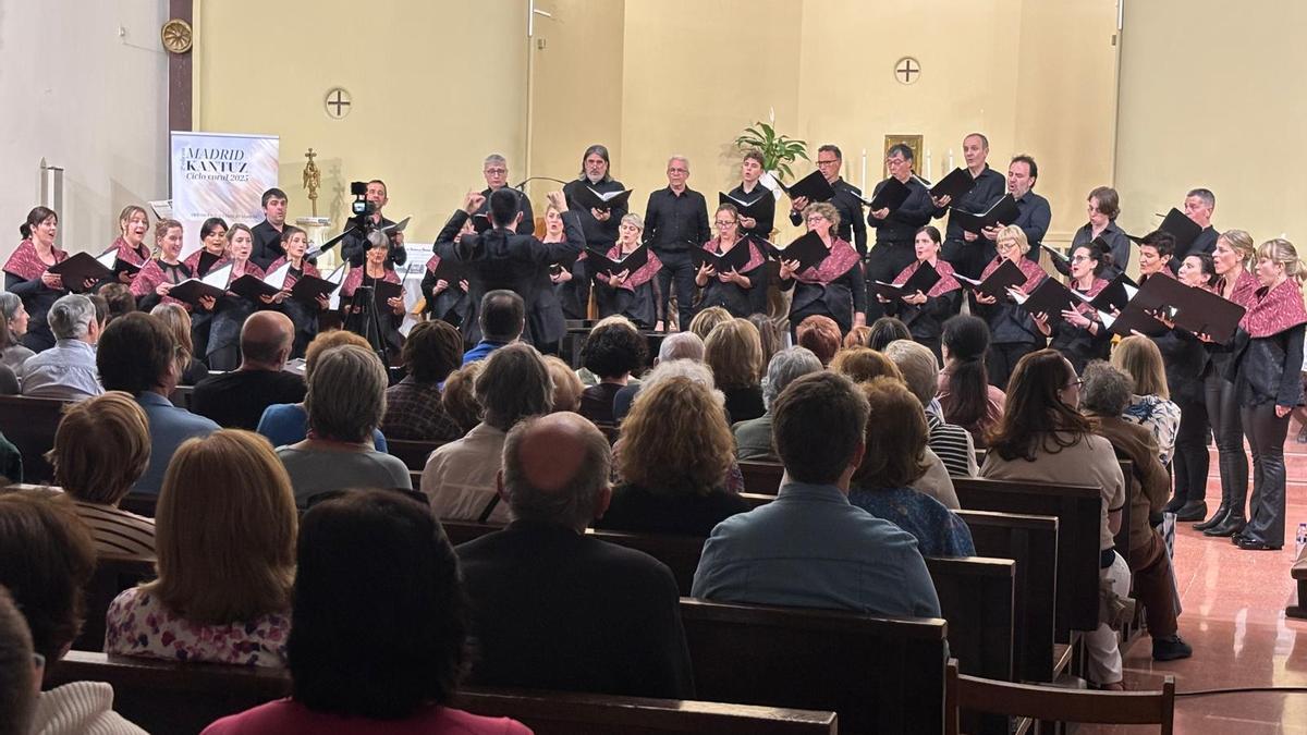 Loinatz Abesbatza durante el concierto ofrecido en Madrid