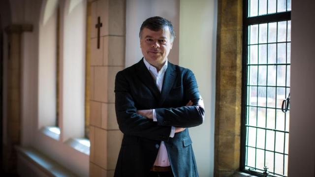 El organista Martin Baker cuenta con un gran prestigio internacional como especialista en música sacra e improvisación.