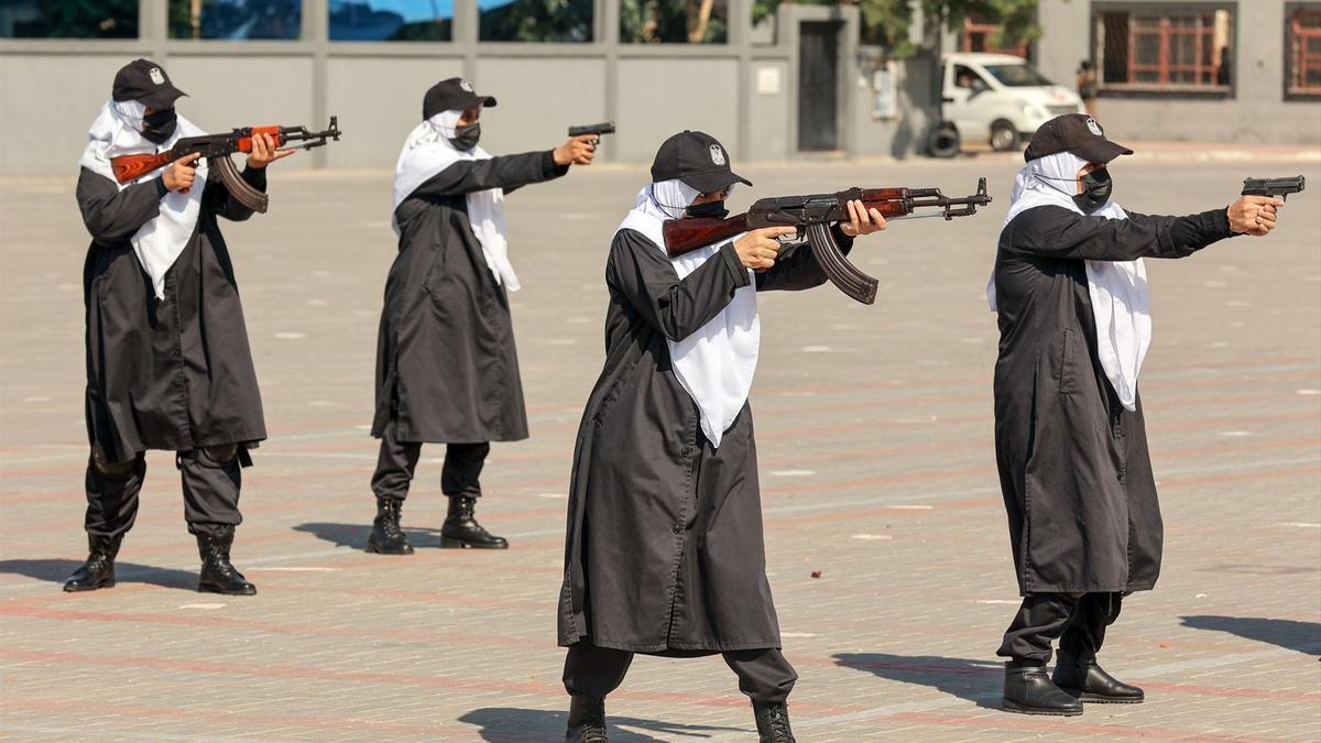 Imagen de archivo de miembros del brazo armado de Hamás participando en un desfile militar en la ciudad de Gaza.