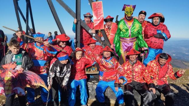 El belén montañero de Gorbeia alcanza la Cruz