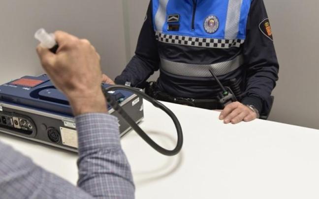 Etilometría a un conductor.