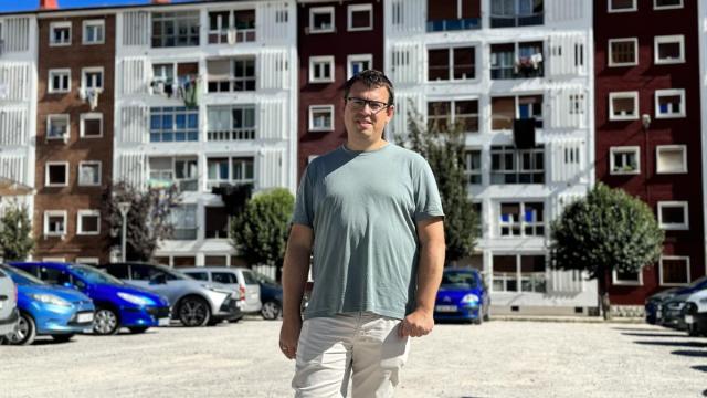 El portavoz jeltzale en Arrasate, Ander Garay, en el antiguo solar de la empresa Polmetasa, en San Andrés.
