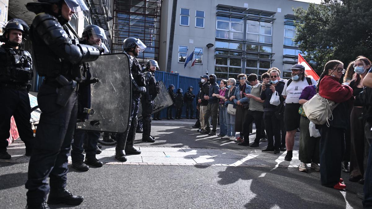 Cerca de 2.000 detenidos y 65 trabajadores heridos en las protestas estudiantiles que sacuden Francia