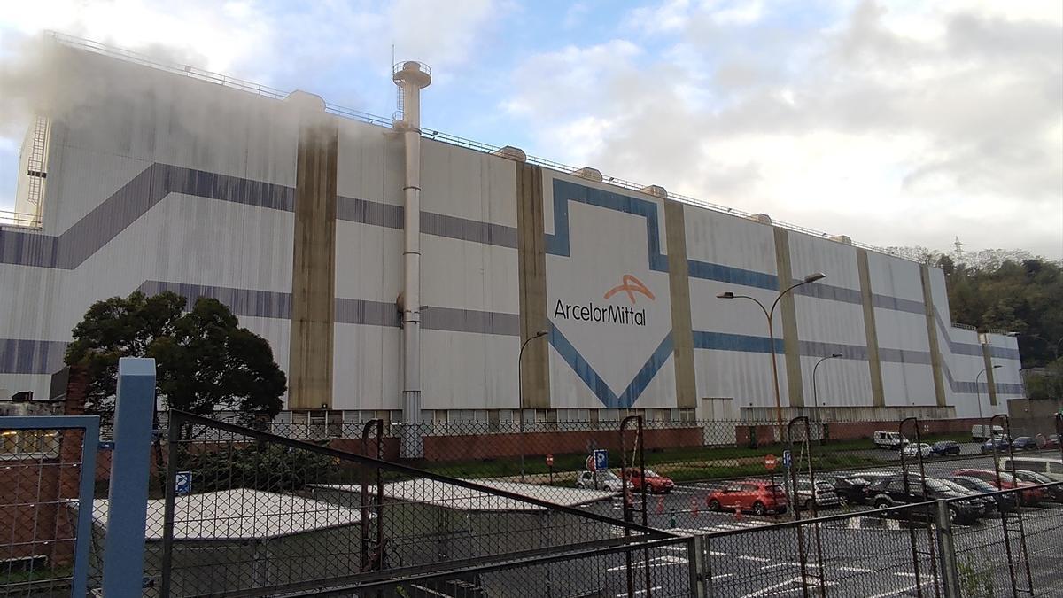 Planta de Arcelor Mittal en Etxebarri (Bizkaia).