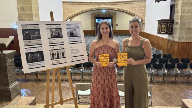 Irune Urbieta y Maren Otegi en la presentación de Udako Musikaldia. / Zarauzko Udala Irune Urbieta y Maren Otegi en la presentación de Udako Musikaldia.