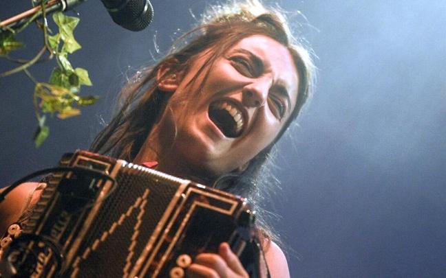 Josune Arakistain, miembro del grupo Huntza.