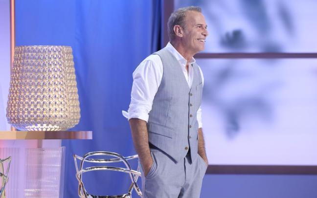 Carlos Lozano regresa a televisión con un nuevo programa.