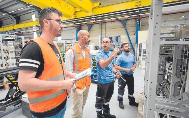 Personal de Ingeteam en sus intalaciones de Ortuella.