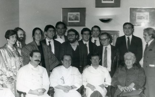 Imagen del archivo de Grupo Gourmets, con muchos rostros conocidos.