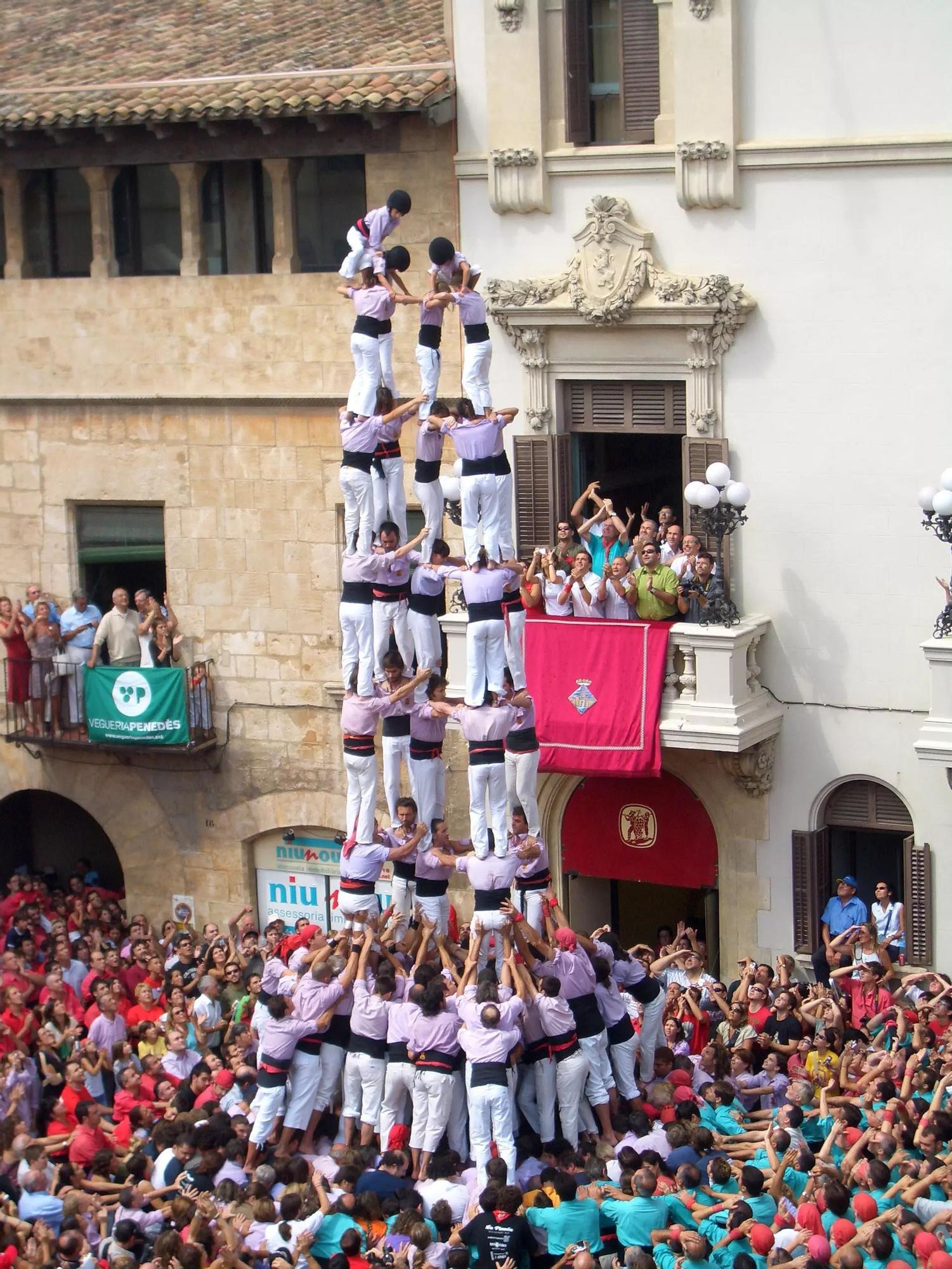 Una dificil torre a punto de ser coronada por el enxaneta.