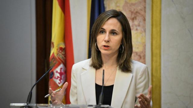 La secretaria general de Podemos y diputada, Ione Belarra durante su intervención en una sesión plenaria en el Congreso de los Diputados