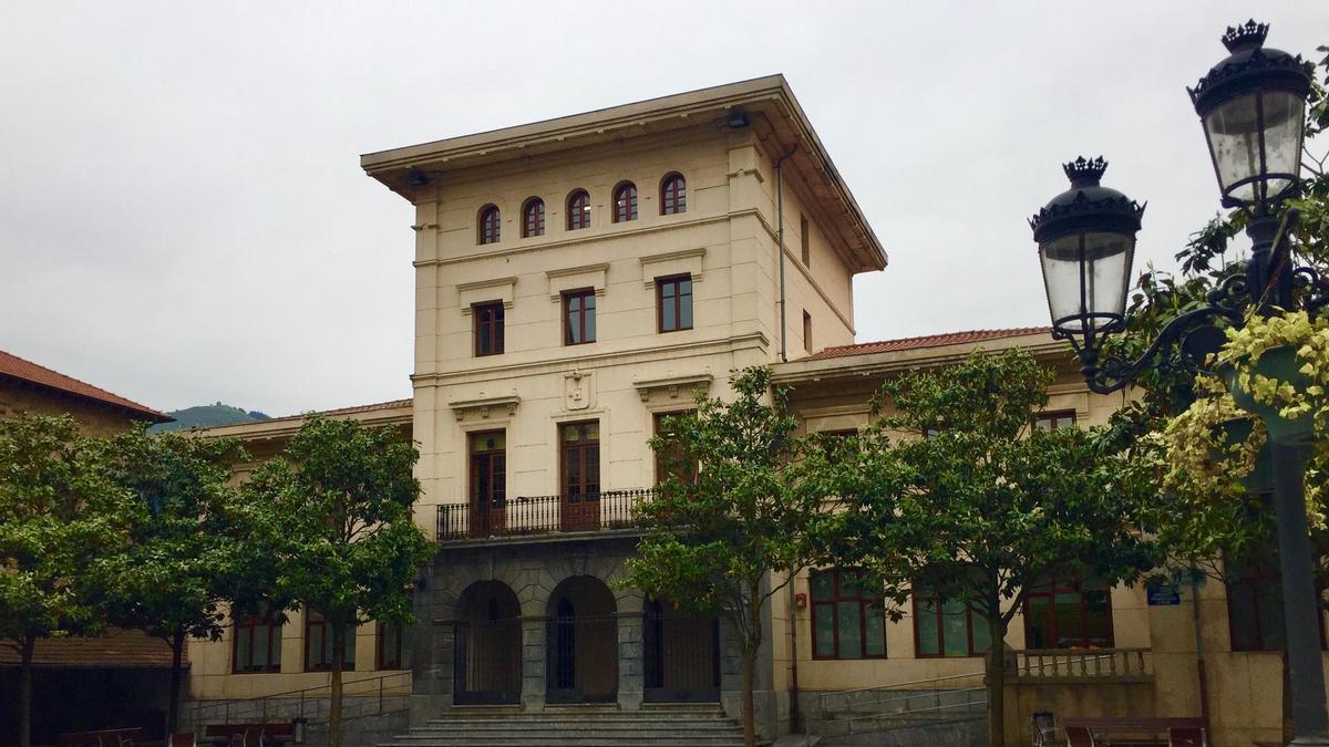 El Ayuntamiento de Ugao-Miraballes propone un incremento del 3% de las tasas e impuestos