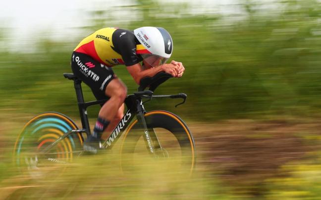 Evenepoel, durante la crono que venció.