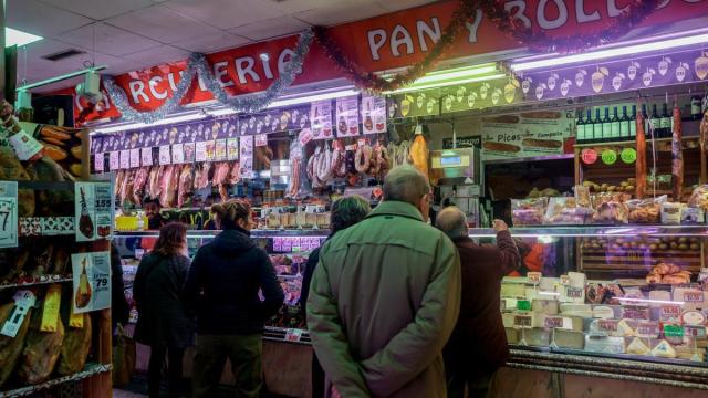 Los mercados y comercios experimentan en estas fechas uno de los tramos con más ventas del año. Los mercados y comercios experimentan en estas fechas uno de los tramos con más ventas del año.