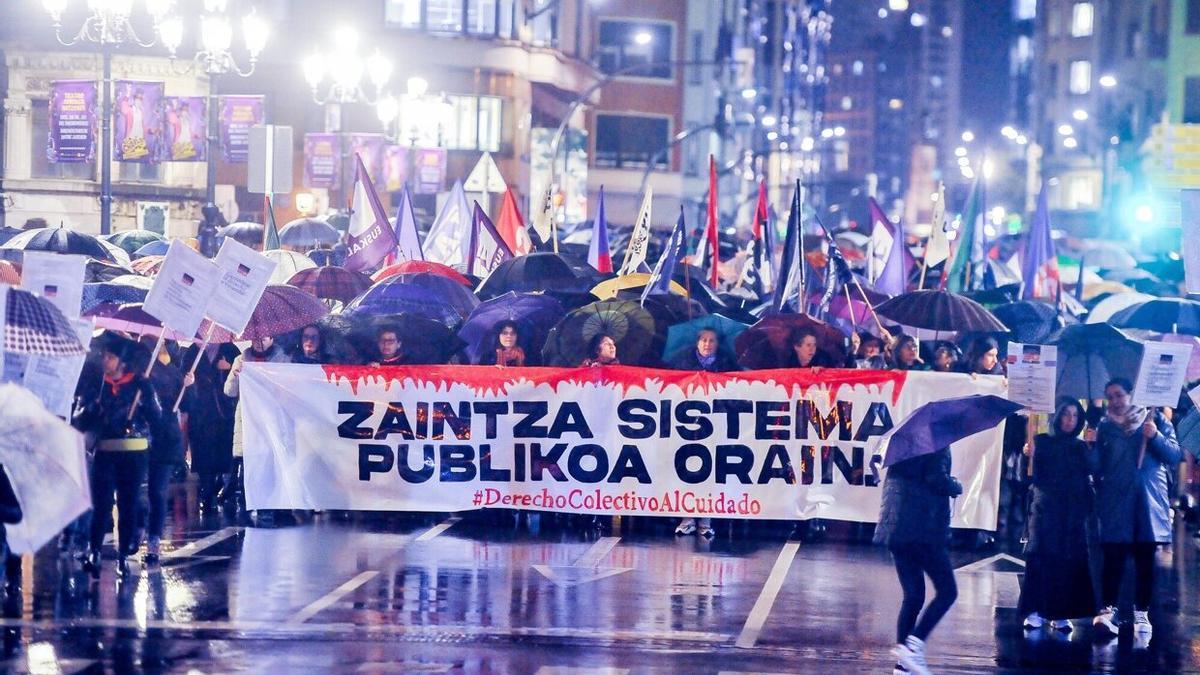 Las capitales vascas han sido escenario de manifestaciones multitudinarias por la huelga feminista.