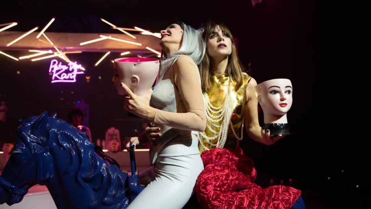 Escena de la obra de teatro 'Las amargas lágrimas de Petra Von Kant'.