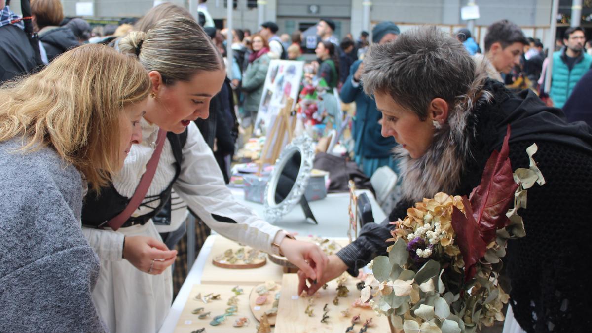 La artesanía es una de las grandes protagonistas del menú festivo de Santamasak.