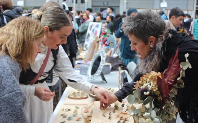 La artesanía es una de las grandes protagonistas del menú festivo de Santamasak.