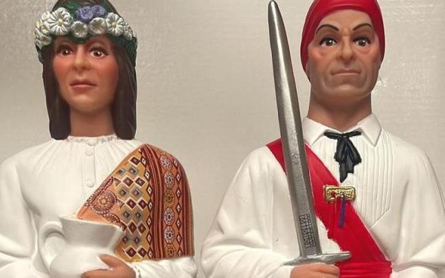 La pareja de gigantes de Beasain Jone y Mattin, en su versión en miniatura.