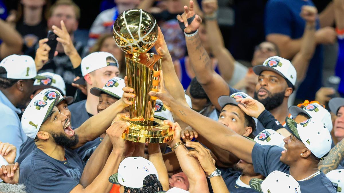 Los New York Knicks celebraron el anillo 53 años después.