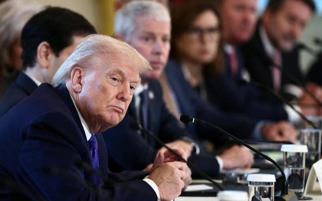 Trump acuerda una reunión en Davos con "las distintas partes" sobre Groenlandia tras hablar con Rutte.