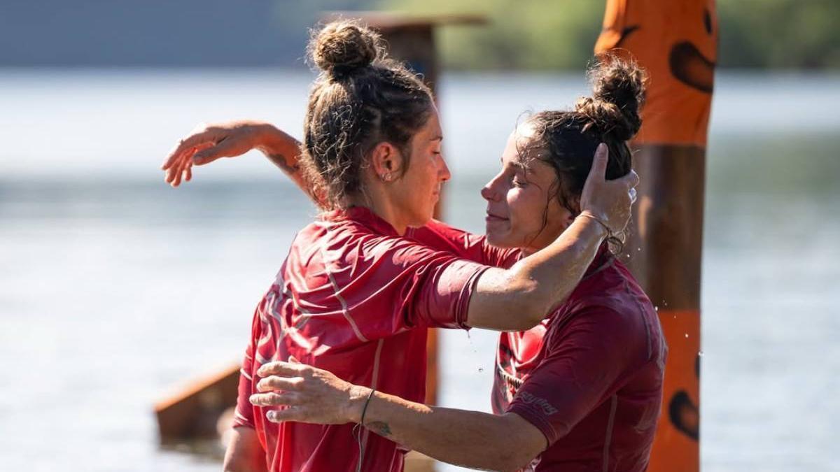 Nahikarita y Saioa en el duelo.