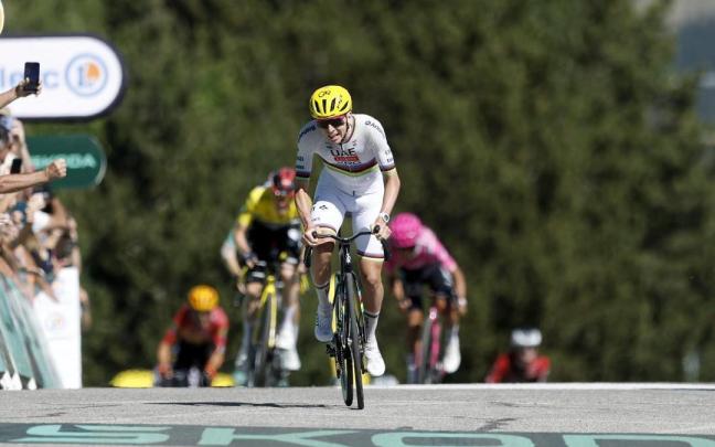 Pogacar, vencedor de la tercera etapa del Tour es el nuevo líder.