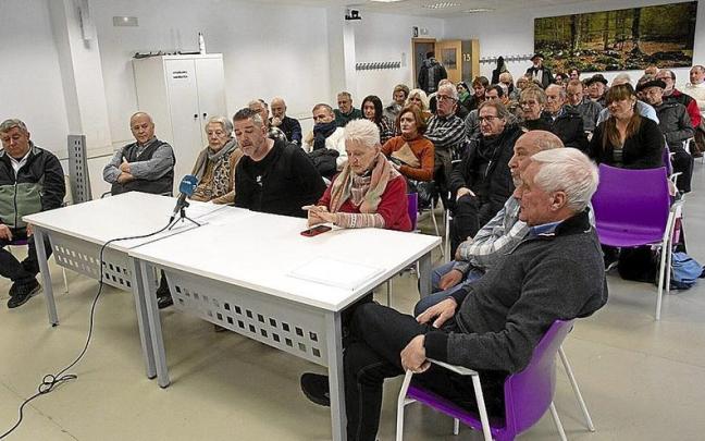 Afiliados de EA, durante una comparencia en Villava el pasado día 4 de febrero. Afiliados de EA, durante una comparencia en Villava el pasado día 4 de febrero.