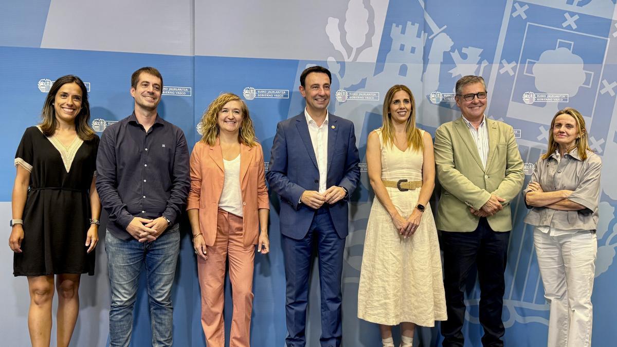 Presentación del proyecto piloto 'Espacios ZainSare' este miércoles en Gasteiz.